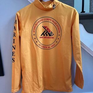 Marine Corps Marathon 2022 Commemorative Mock Neck Shirt sz S NWOT
